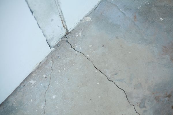 Cost of Garage Crack Repair in Lakeville